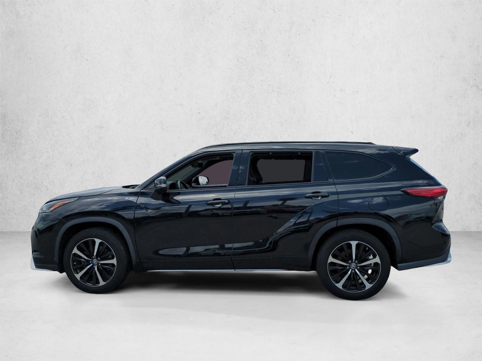 Thumbnail: 2022 Toyota Highlander - 2
