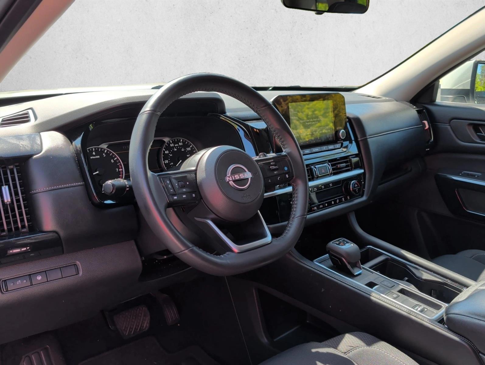 Thumbnail: 2024 Nissan Pathfinder - 3