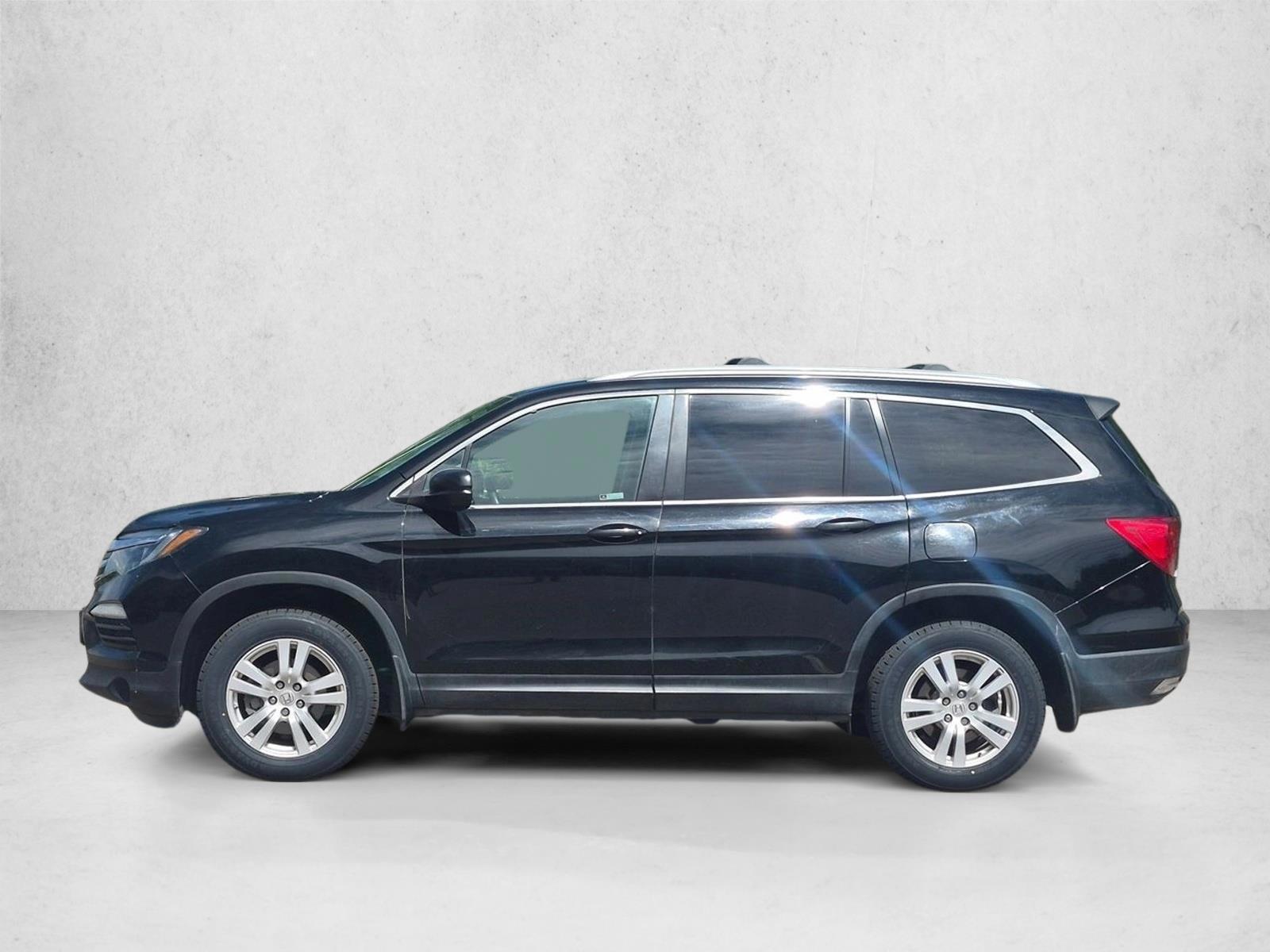 Thumbnail: 2017 Honda Pilot - 2