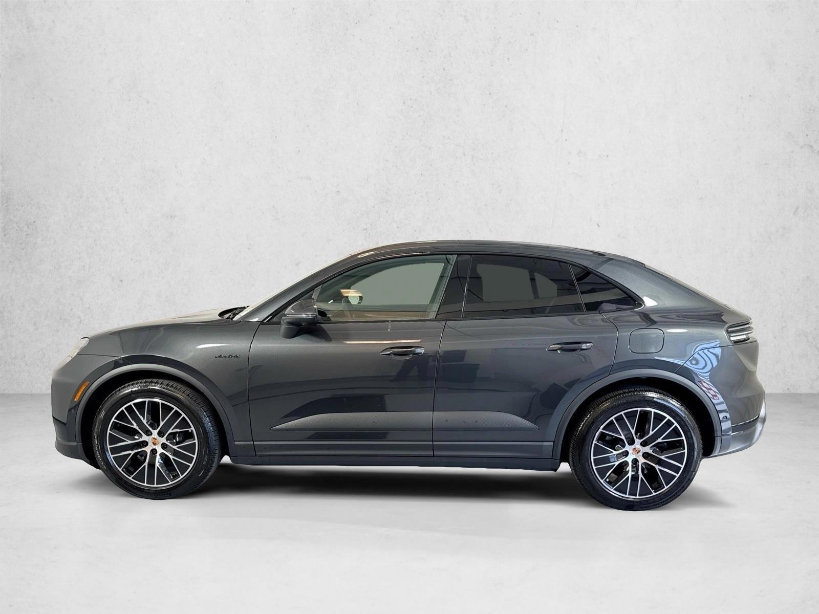 Thumbnail: 2026 Porsche Macan - 2