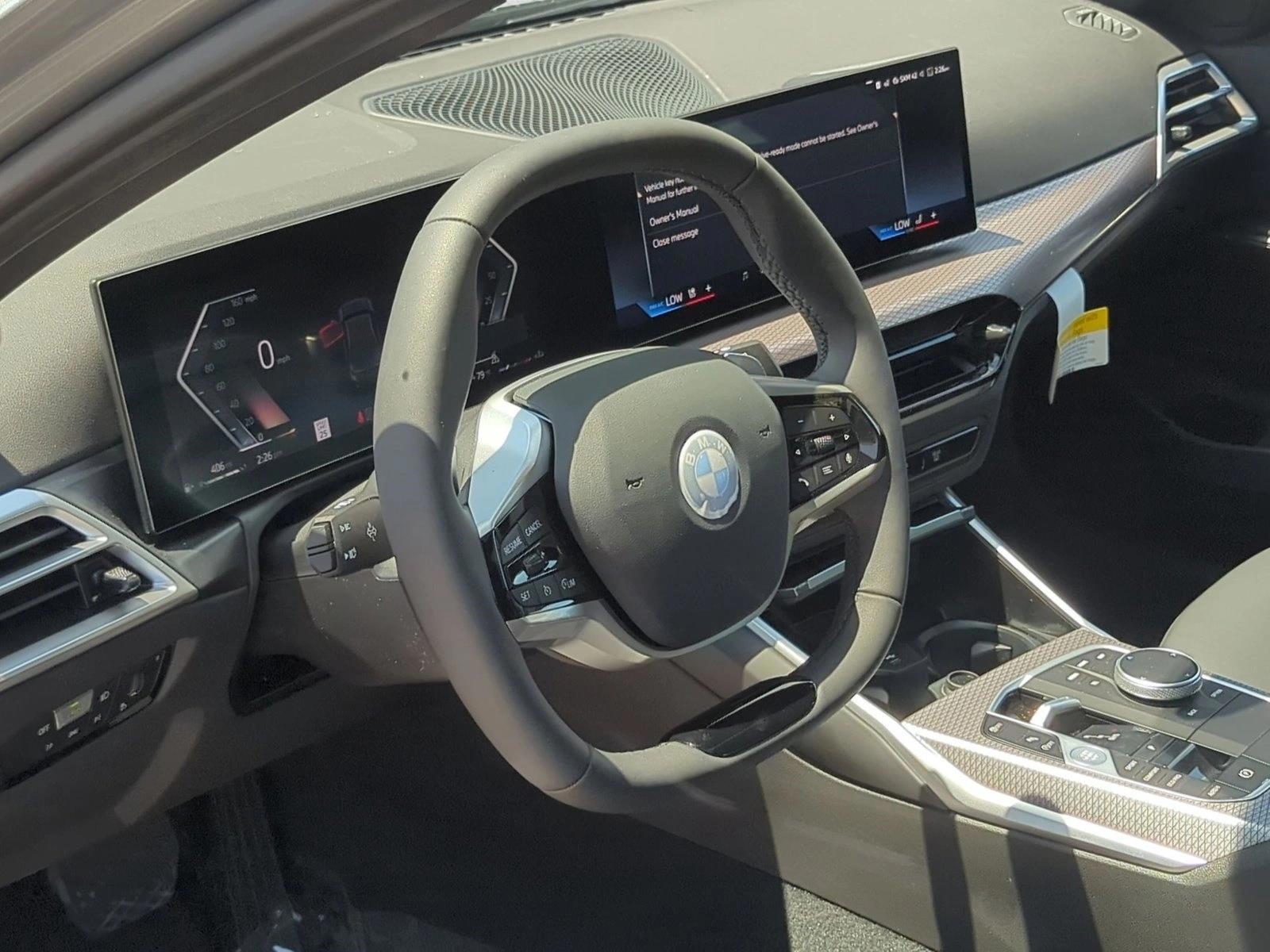 Thumbnail: 2025 BMW 3 Series - 3