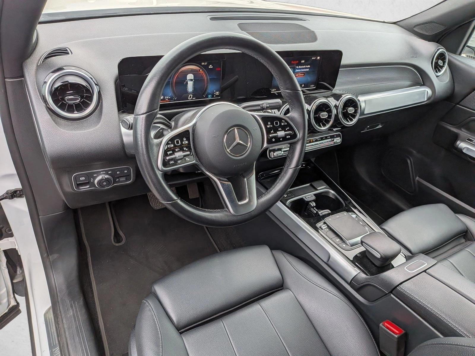 Thumbnail: 2023 Mercedes-Benz GLB - 3