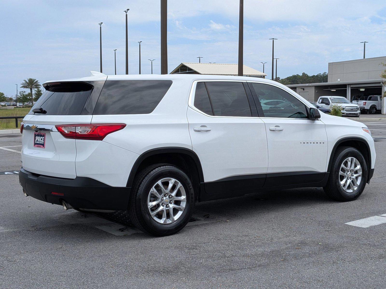2021 Chevrolet Traverse LS - Photo 9