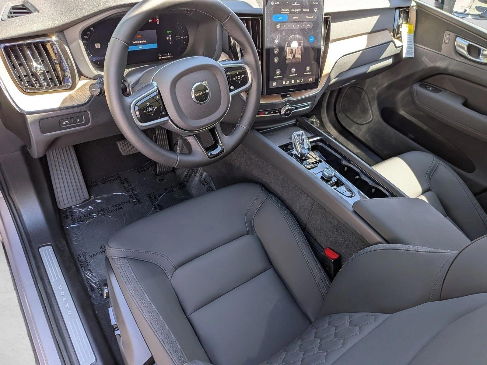 Thumbnail: 2026 Volvo XC60 - 3