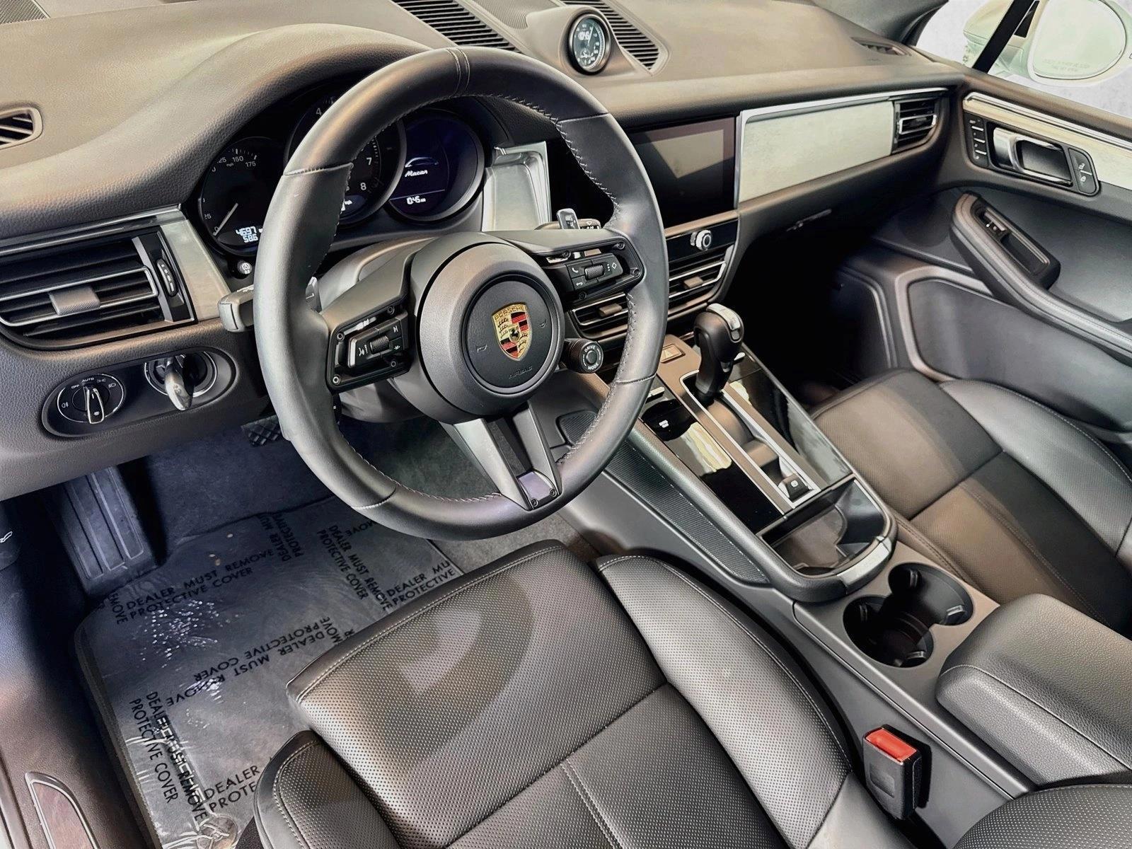 Thumbnail: 2026 Porsche Macan - 4