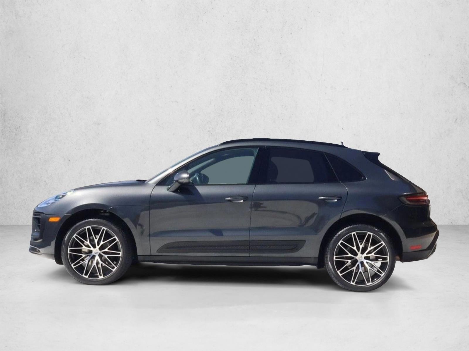 Thumbnail: 2024 Porsche Macan - 2