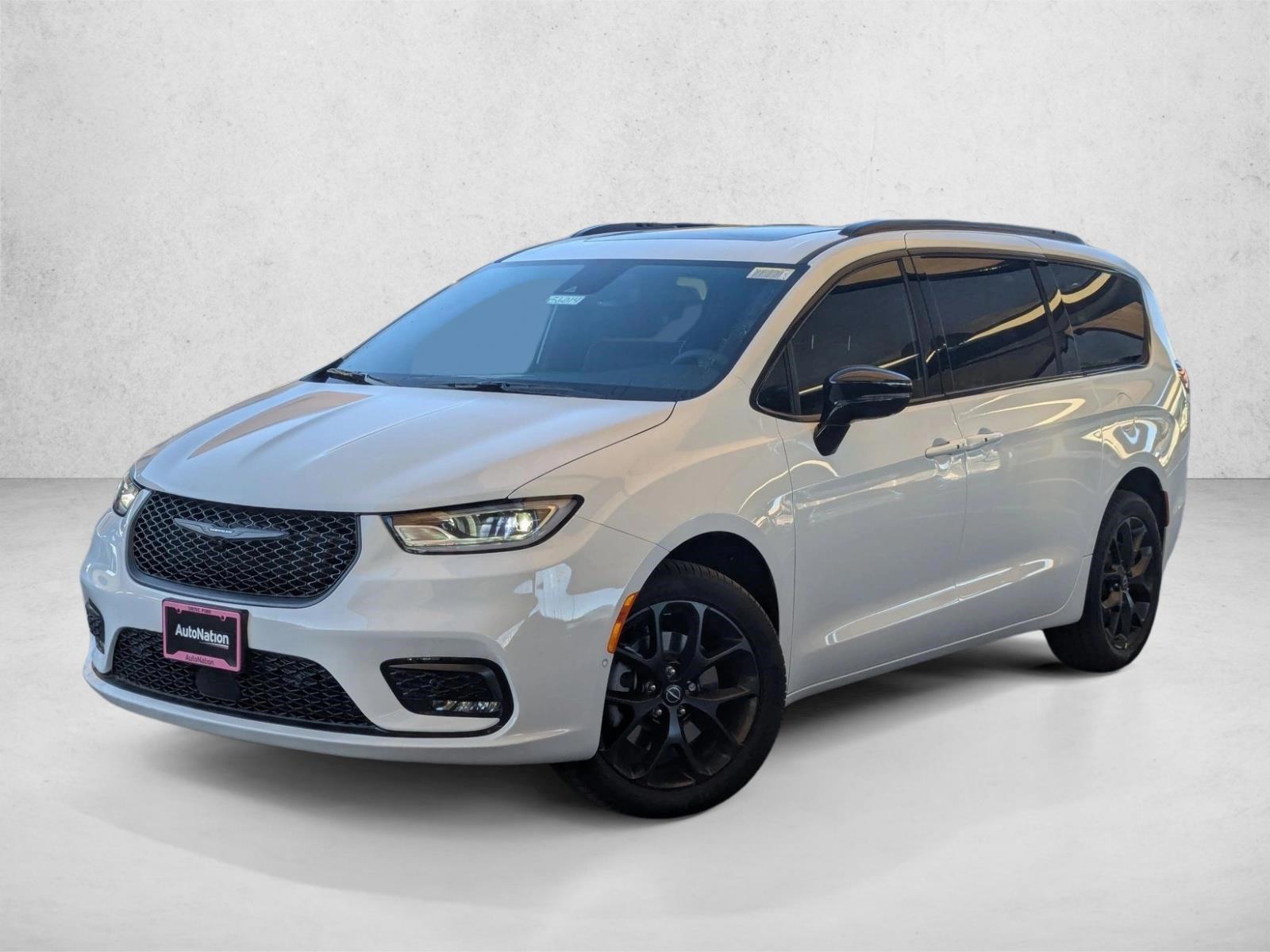 Thumbnail: 2026 Chrysler Pacifica - 1