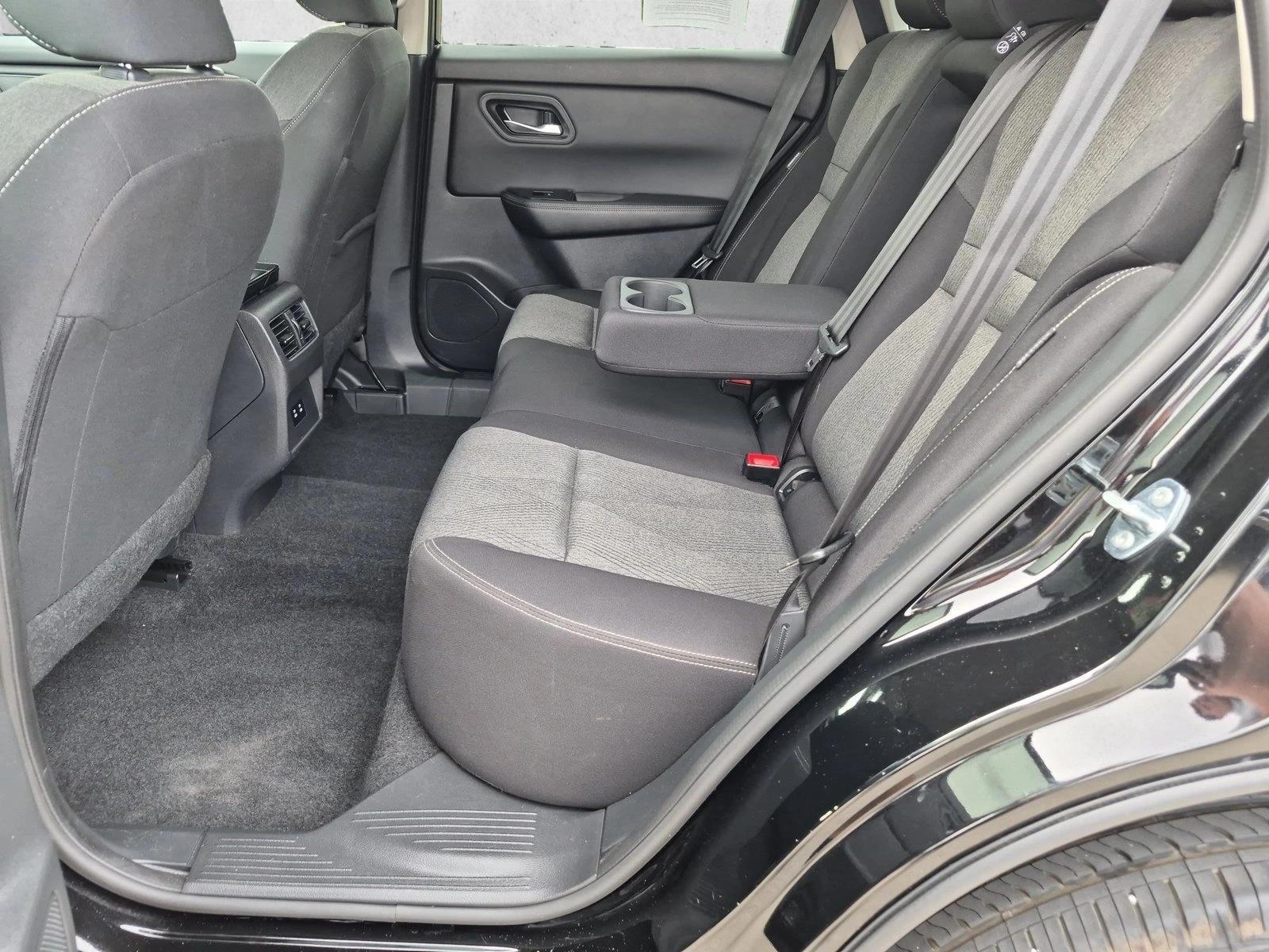 2025 Nissan Rogue SV - Photo 19