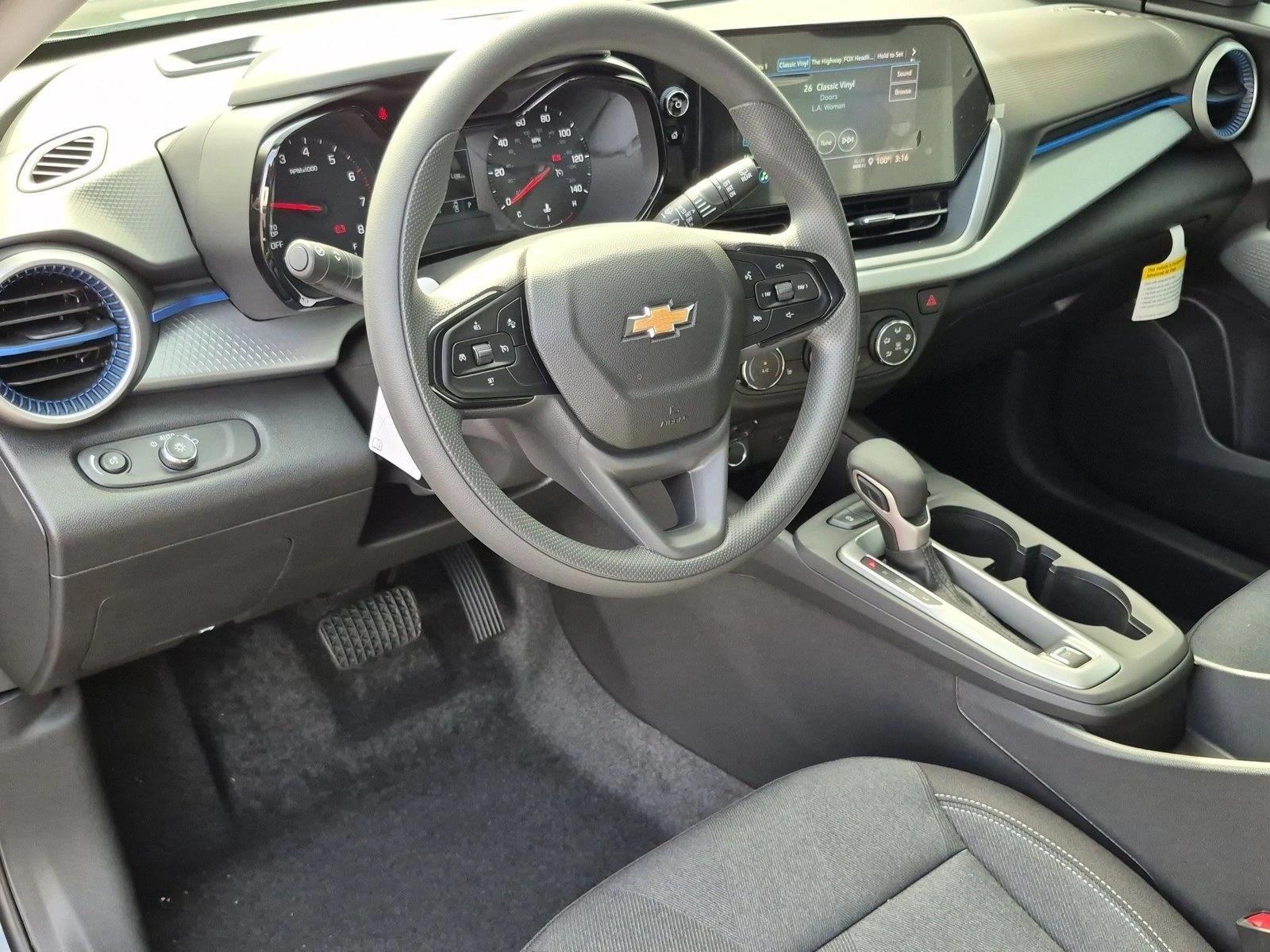 Thumbnail: 2026 Chevrolet Trax - 3