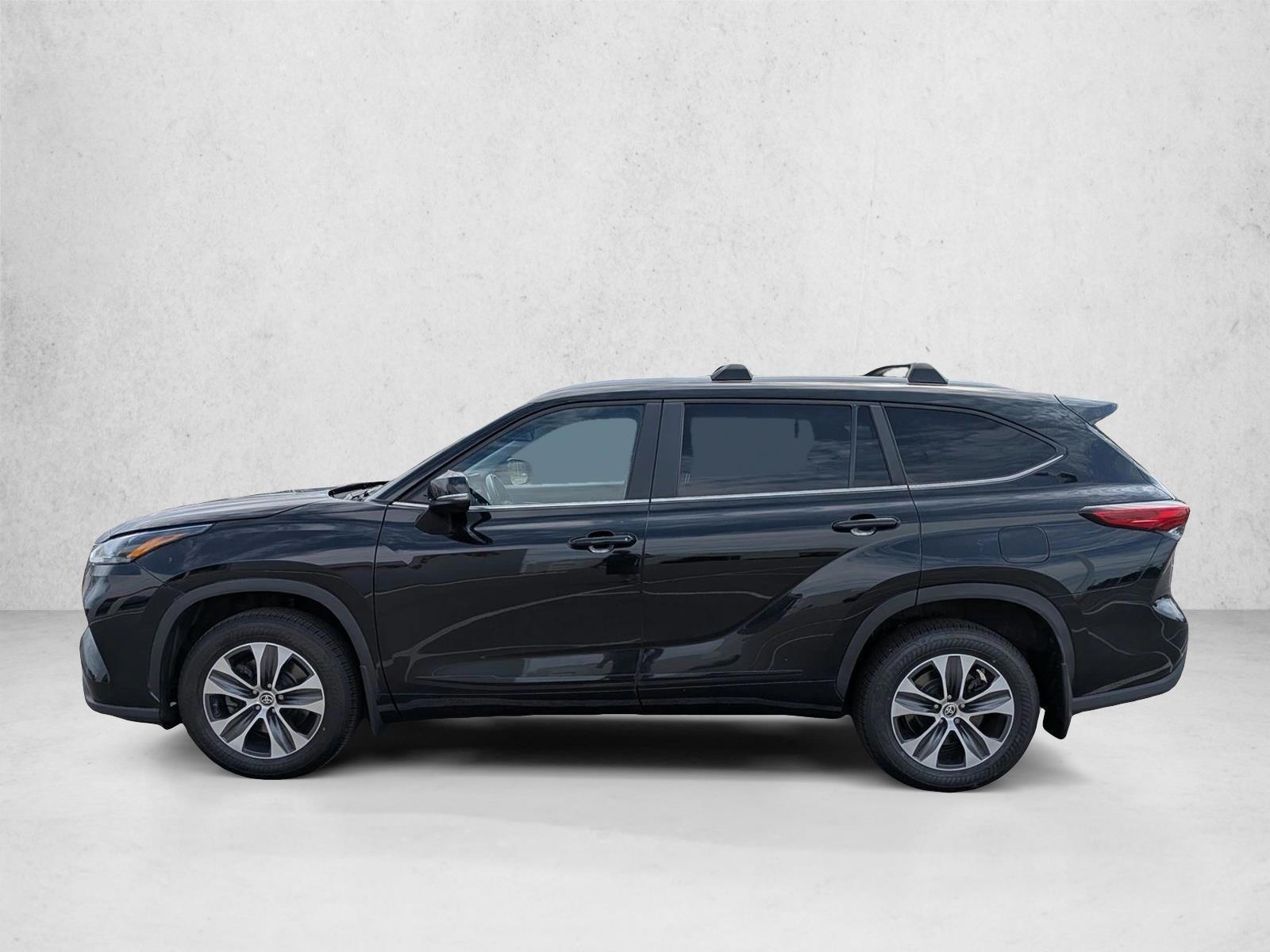 Thumbnail: 2023 Toyota Highlander - 2