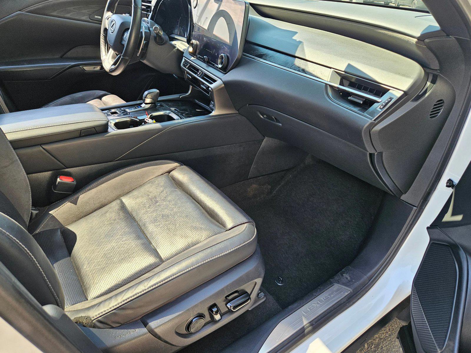 2023 Lexus RX Hybrid 350h - Photo 21