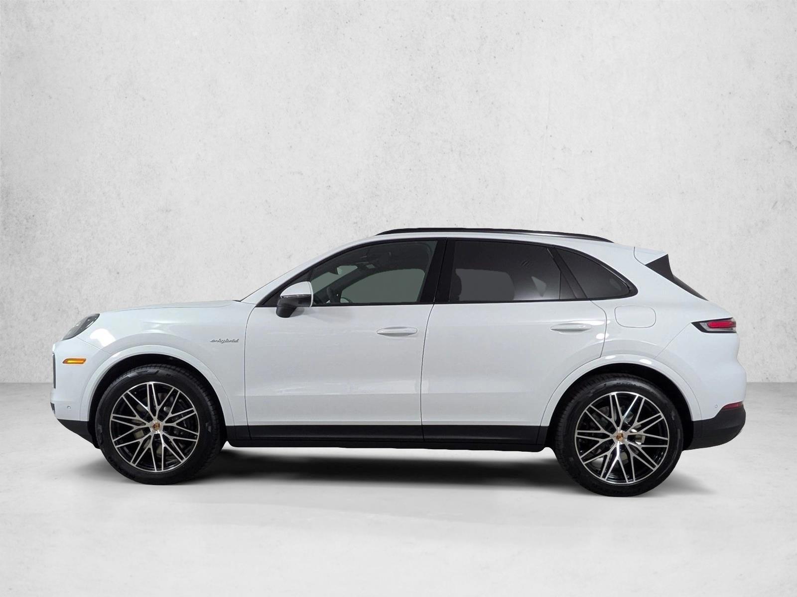 Thumbnail: 2026 Porsche Cayenne - 2