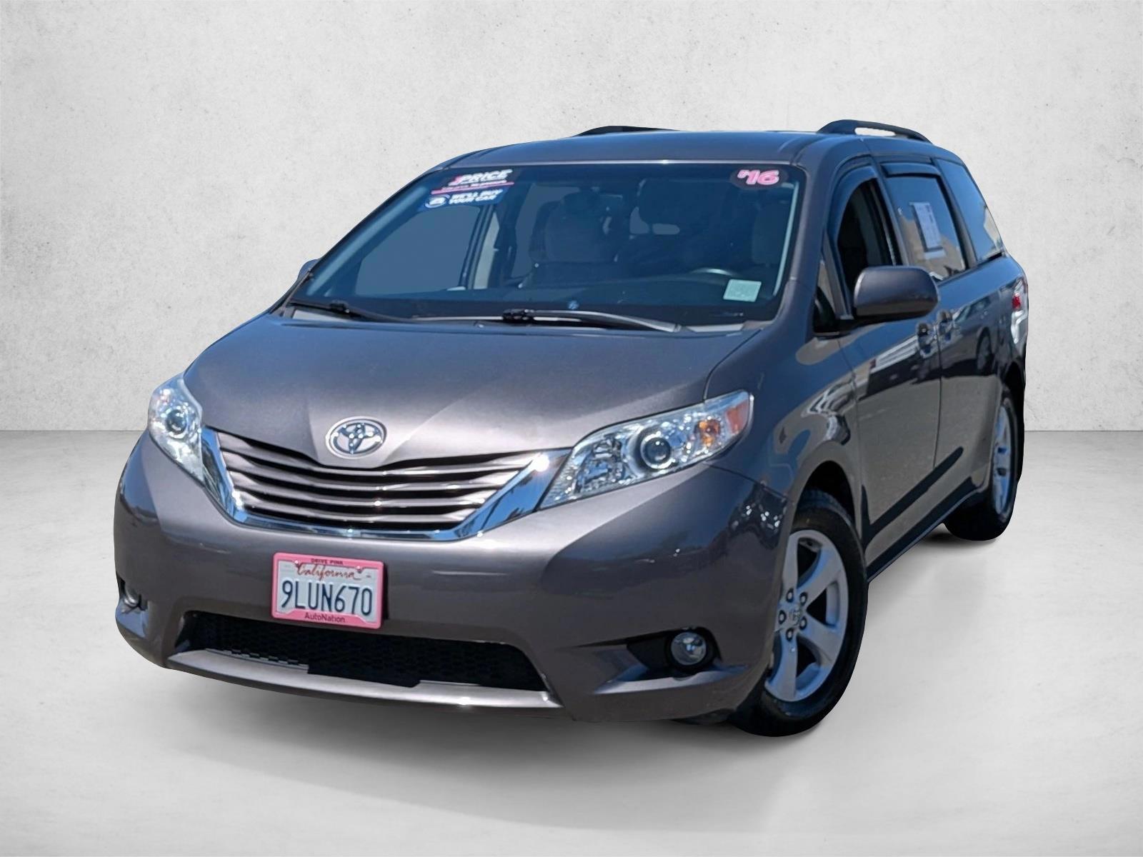 Thumbnail: 2016 Toyota Sienna - 1