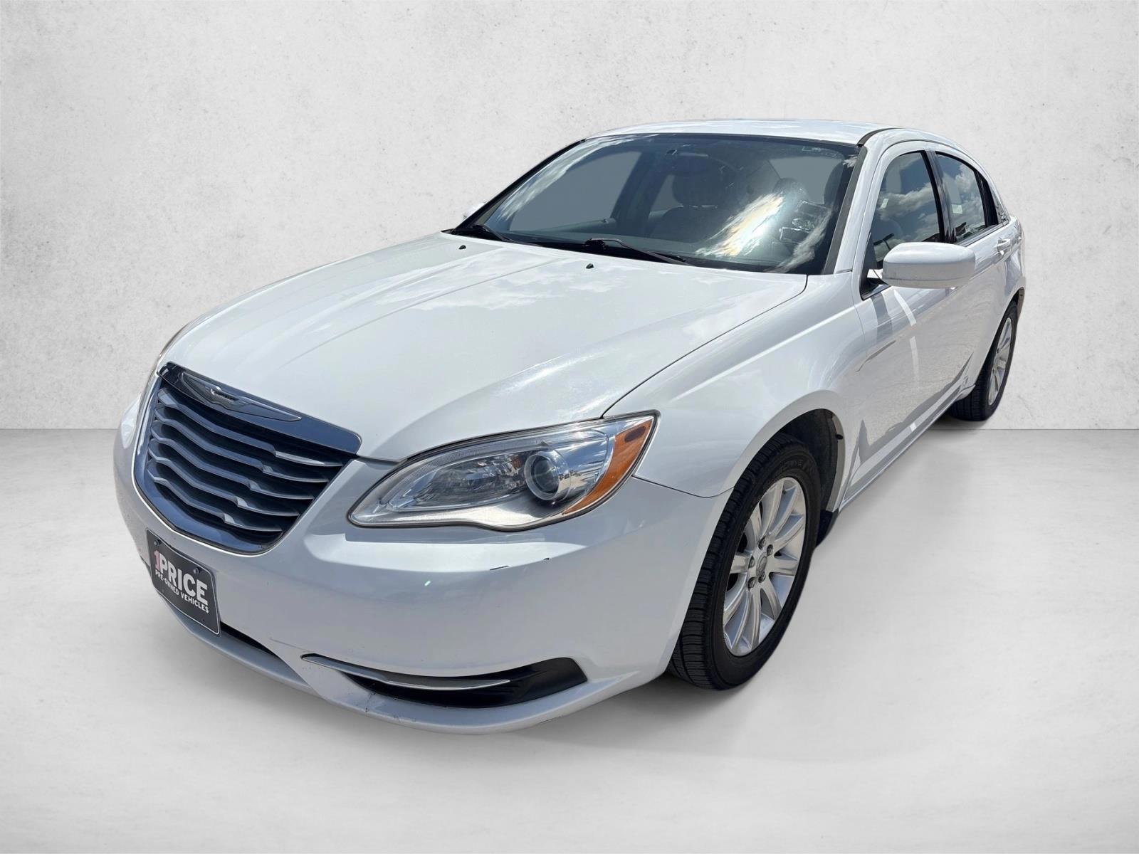 Thumbnail: 2014 Chrysler 200 - 1