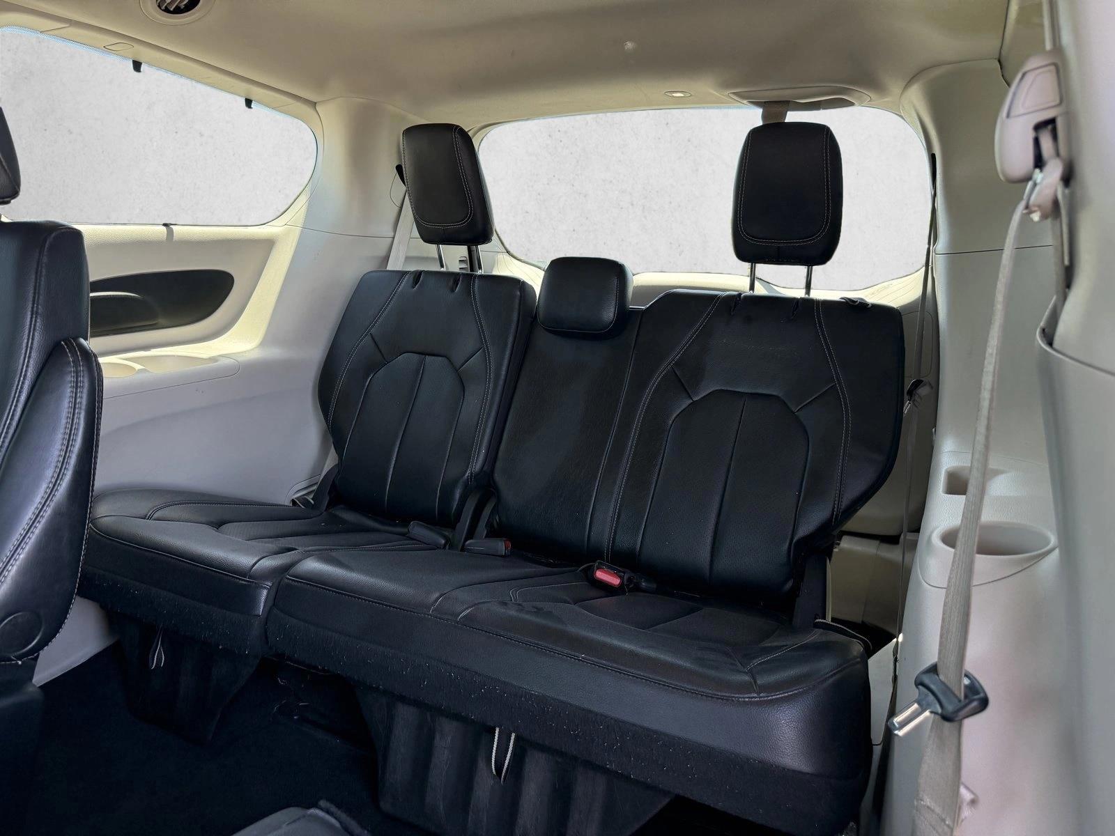 2022 Chrysler Pacifica Touring L - Photo 24