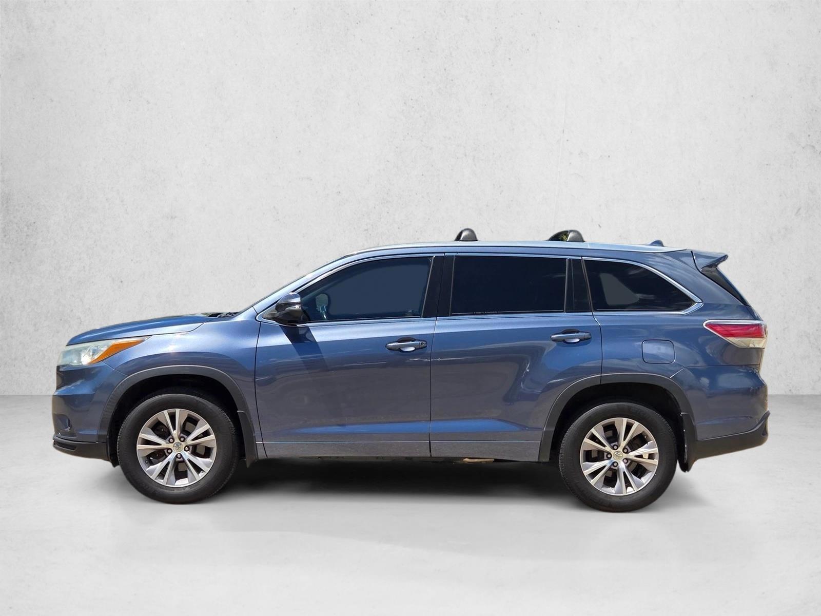 Thumbnail: 2015 Toyota Highlander - 2