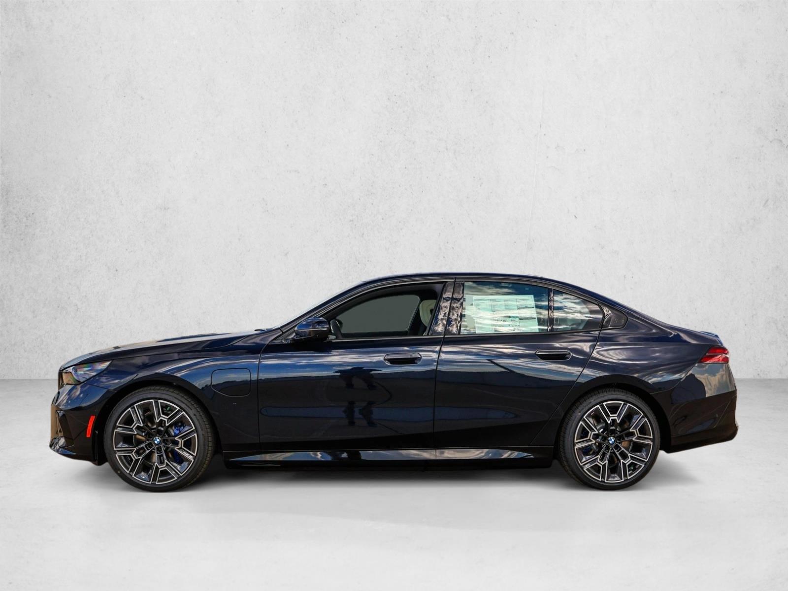 Thumbnail: 2027 BMW 5 Series - 2