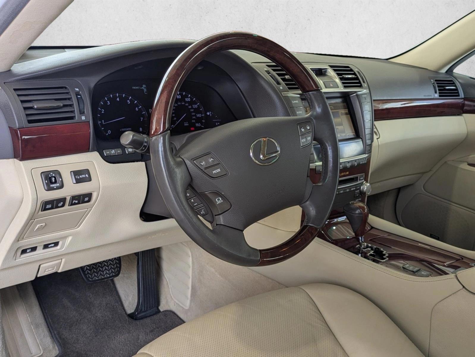 Thumbnail: 2010 Lexus LS - 3