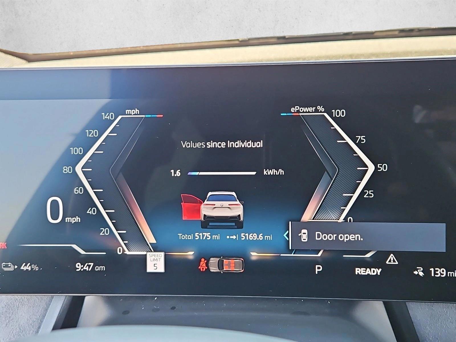 2026 BMW iX 45 - Photo 11