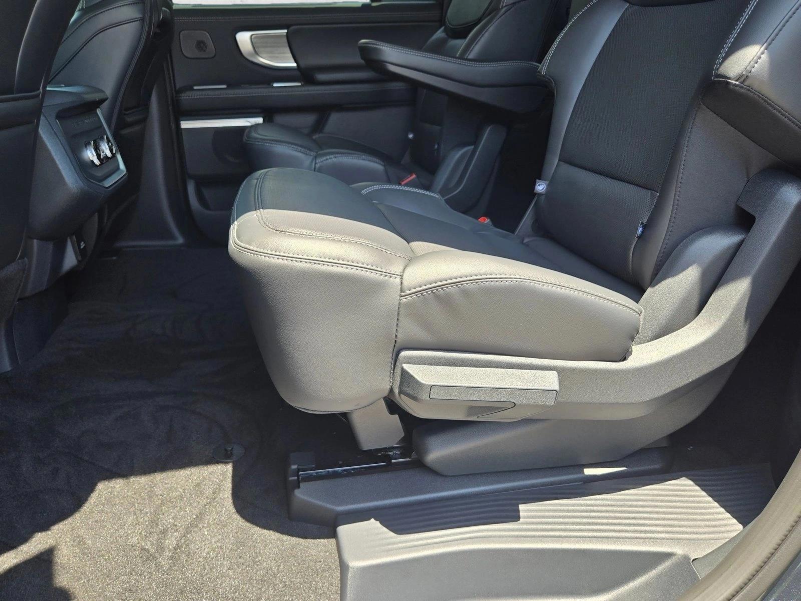 Thumbnail: 2026 Ford Expedition MAX - 5