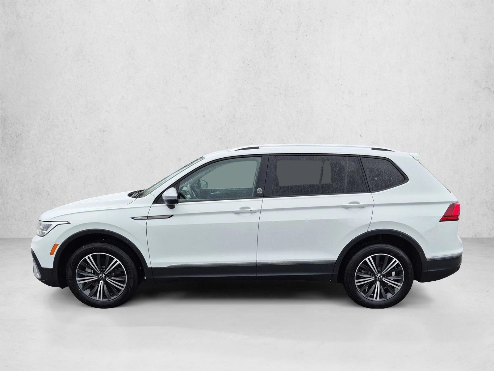 Thumbnail: 2024 Volkswagen Tiguan - 2