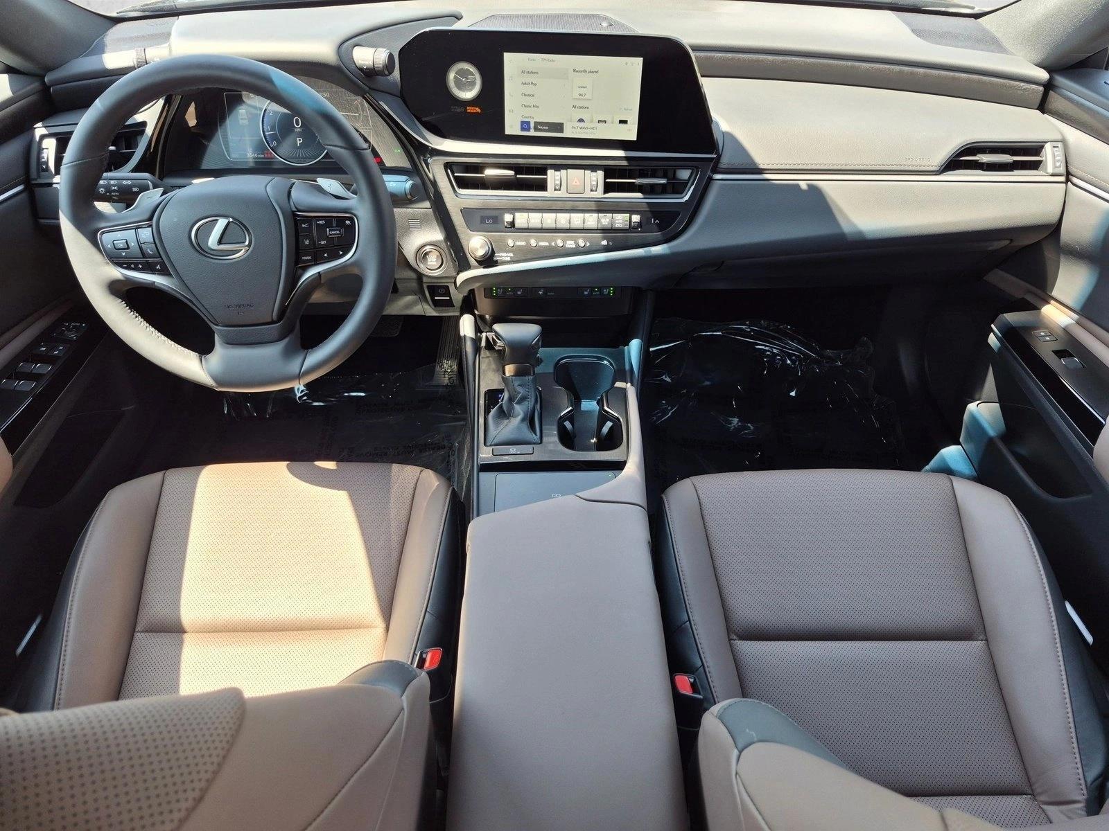 Thumbnail: 2025 Lexus ES - 3