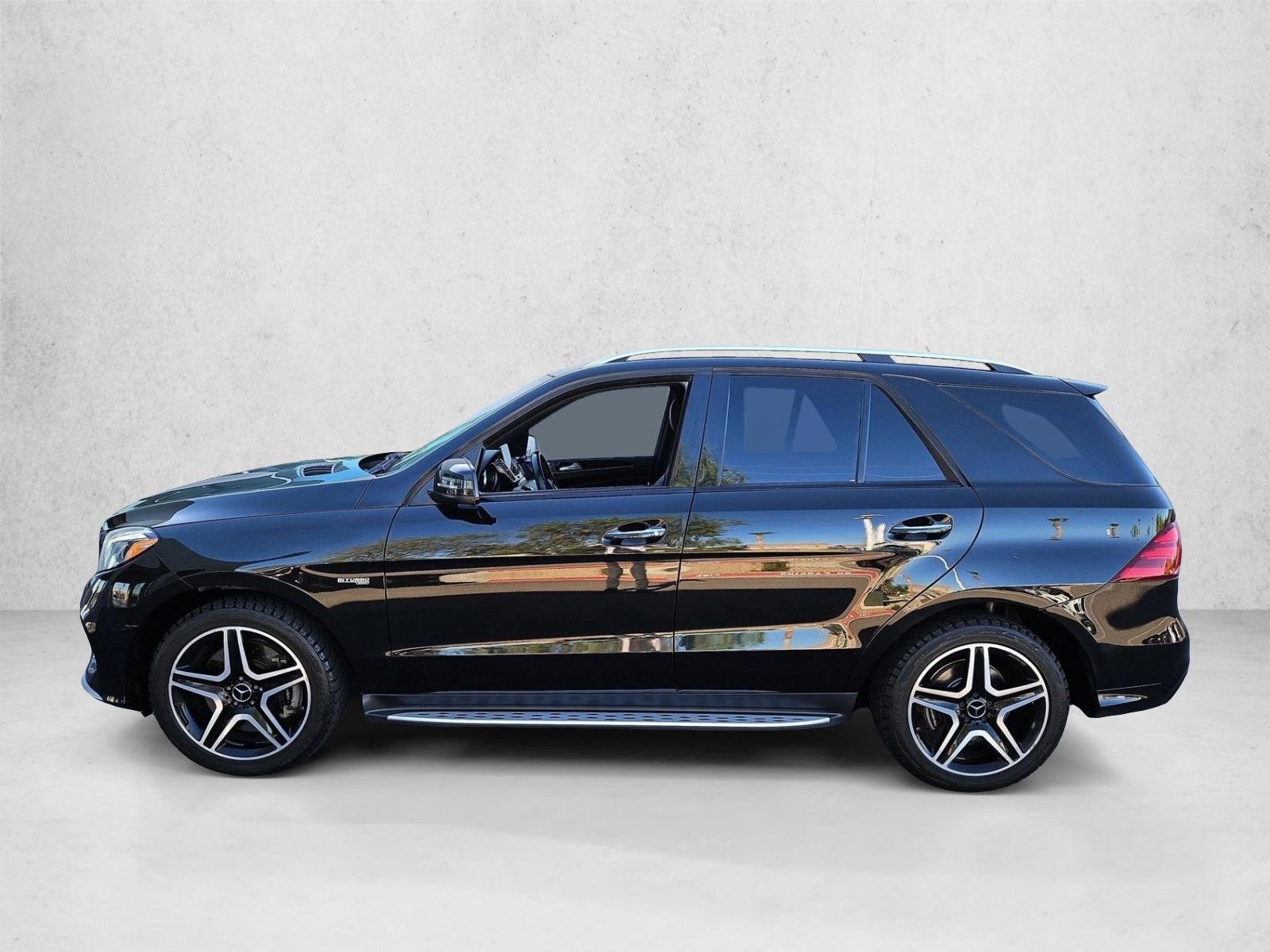 Thumbnail: 2017 Mercedes-Benz GLE - 2