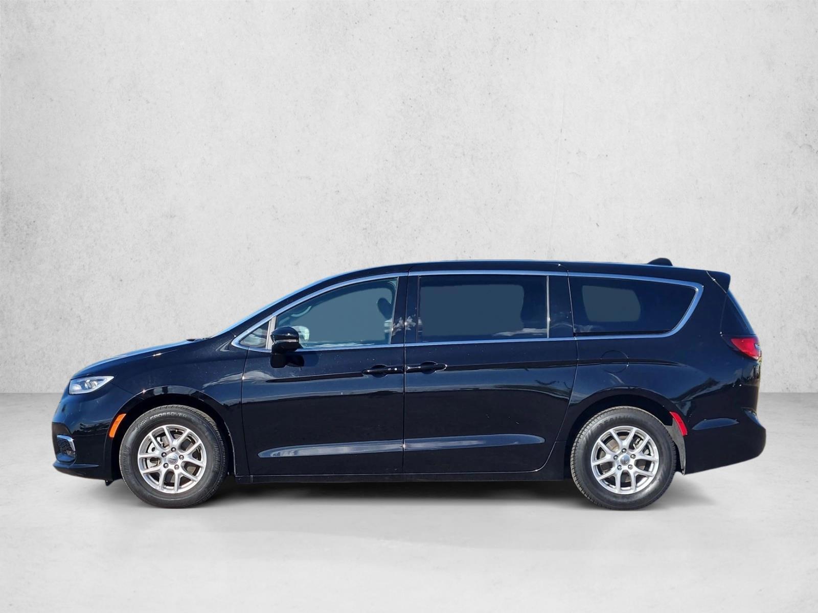 Thumbnail: 2025 Chrysler Pacifica - 2