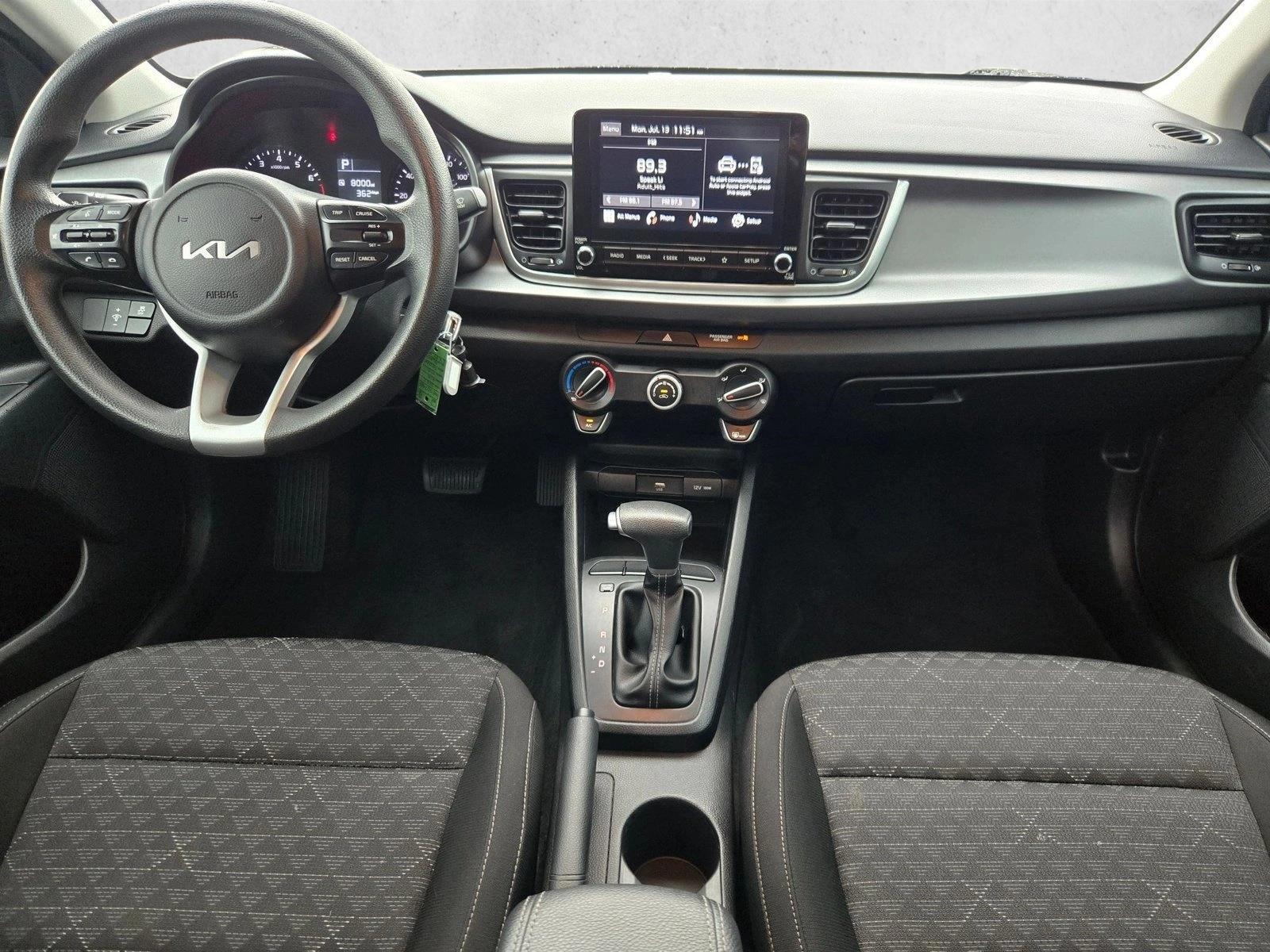 Thumbnail: 2022 Kia Rio - 4