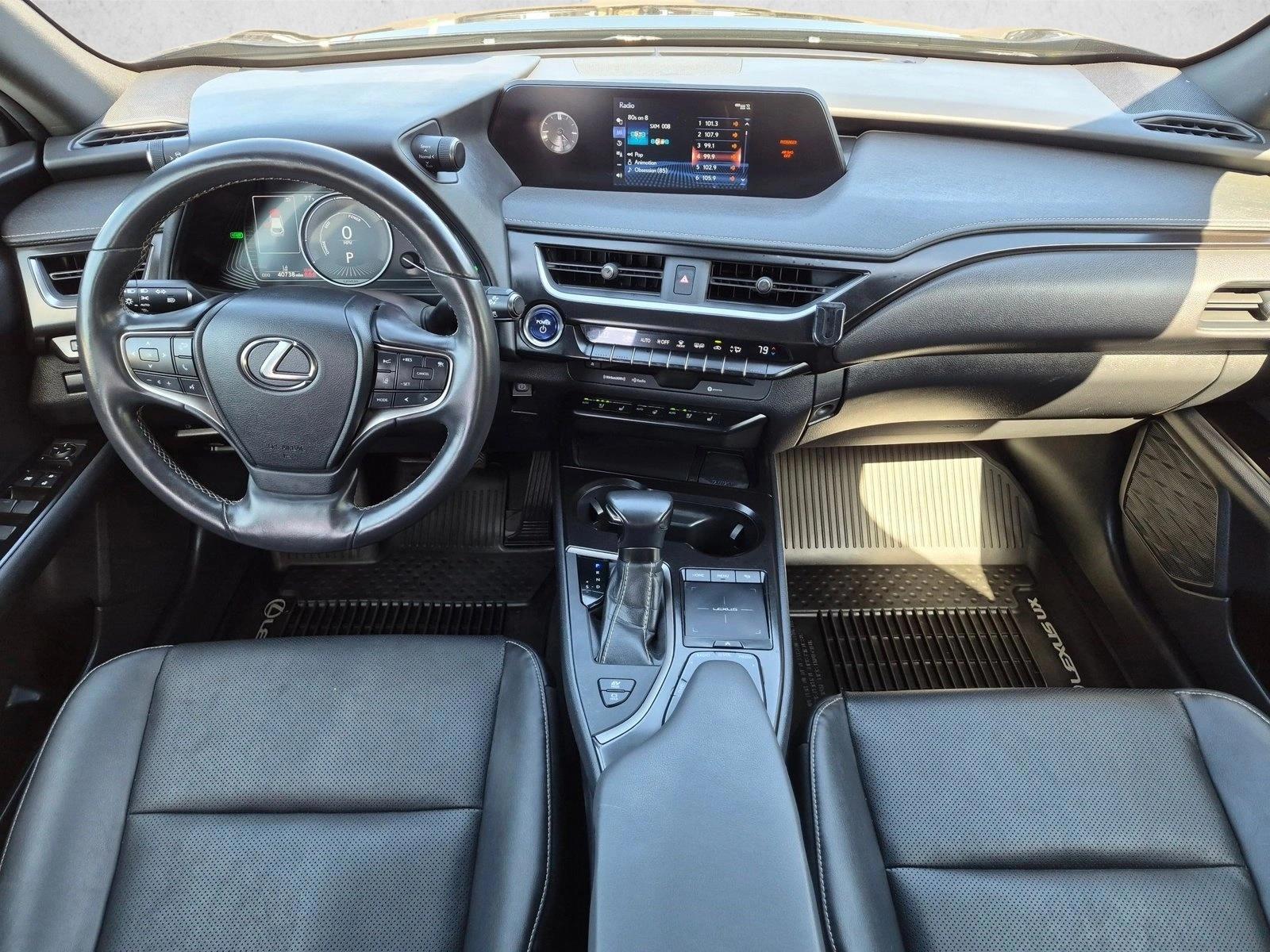 Thumbnail: 2019 Lexus UX - 4