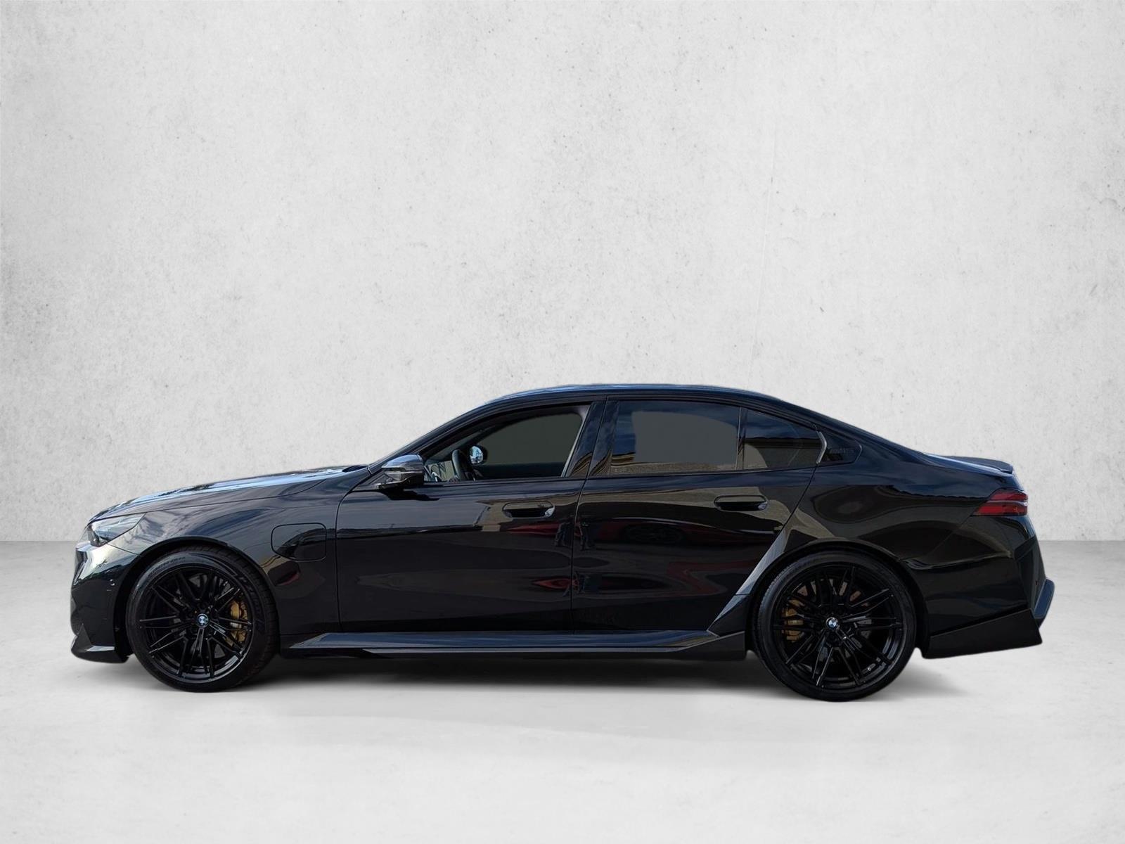 Thumbnail: 2026 BMW M5 - 2