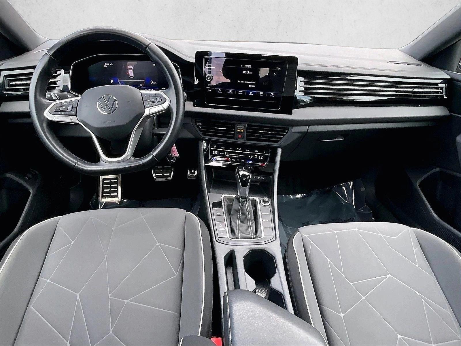 Thumbnail: 2025 Volkswagen Jetta - 4