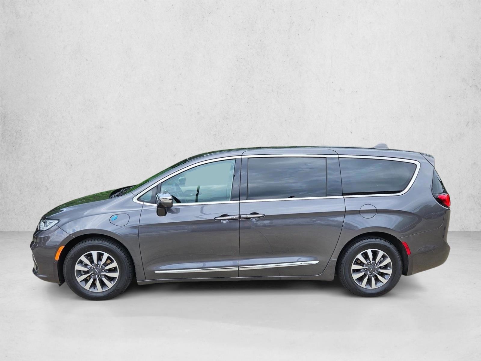 Thumbnail: 2022 Chrysler Pacifica - 2