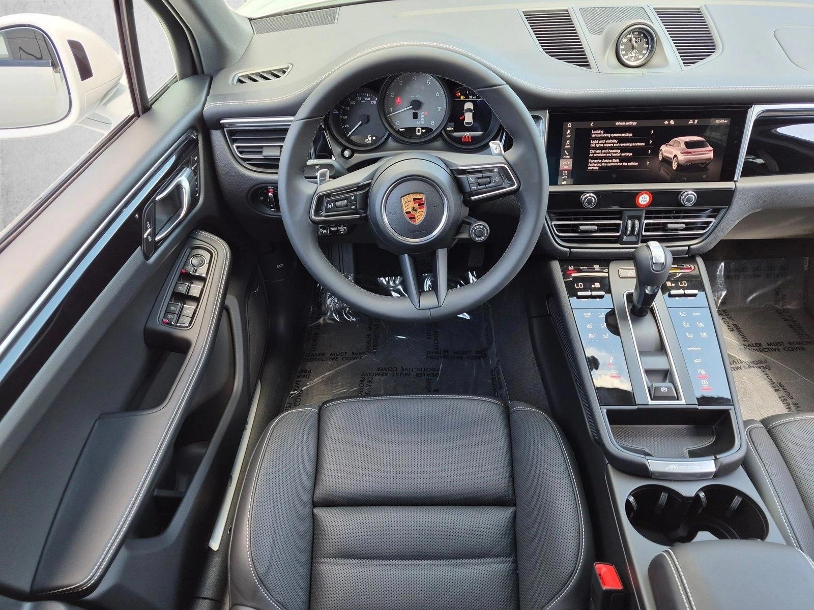 Thumbnail: 2026 Porsche Macan - 3