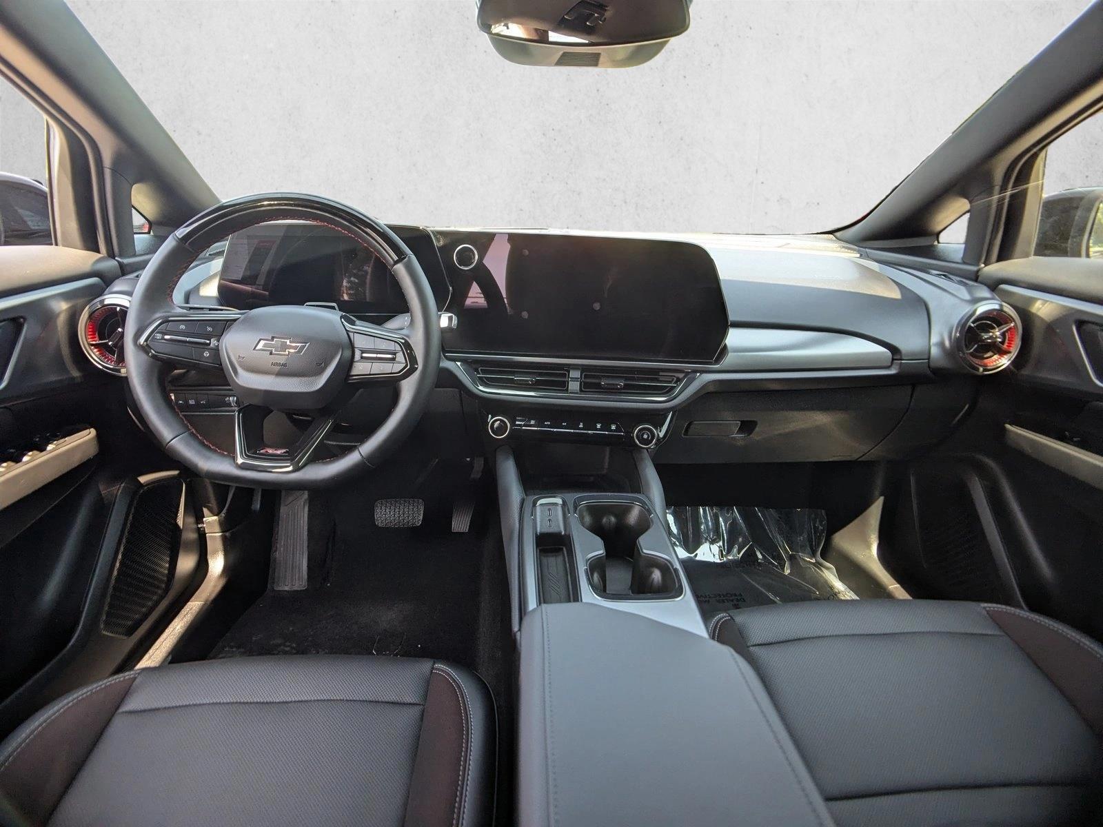 Thumbnail: 2024 Chevrolet Equinox - 4