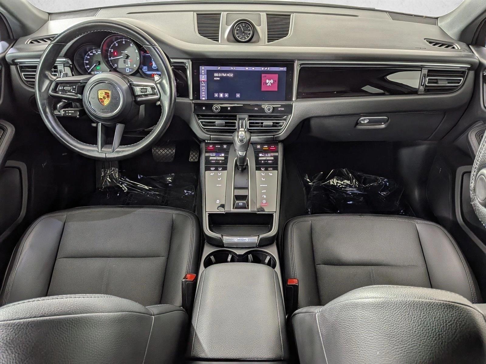 Thumbnail: 2022 Porsche Macan - 4