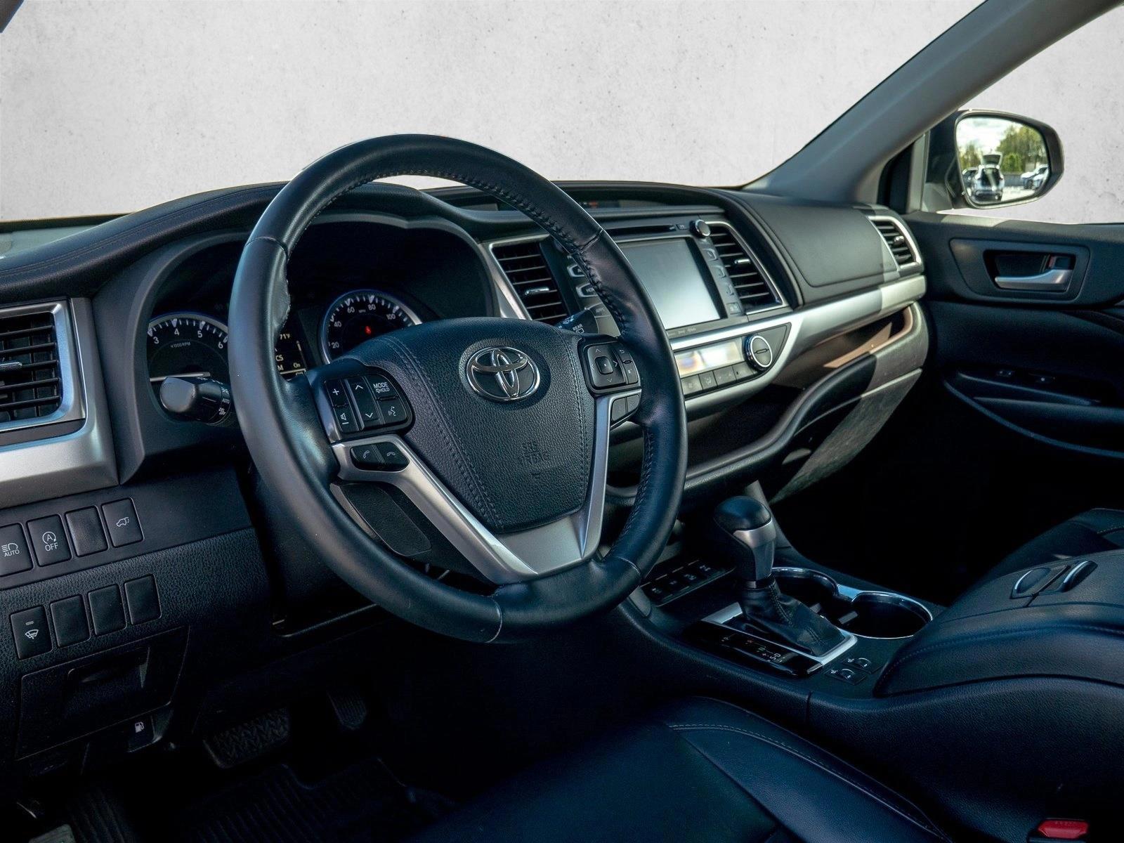 Thumbnail: 2017 Toyota Highlander - 3