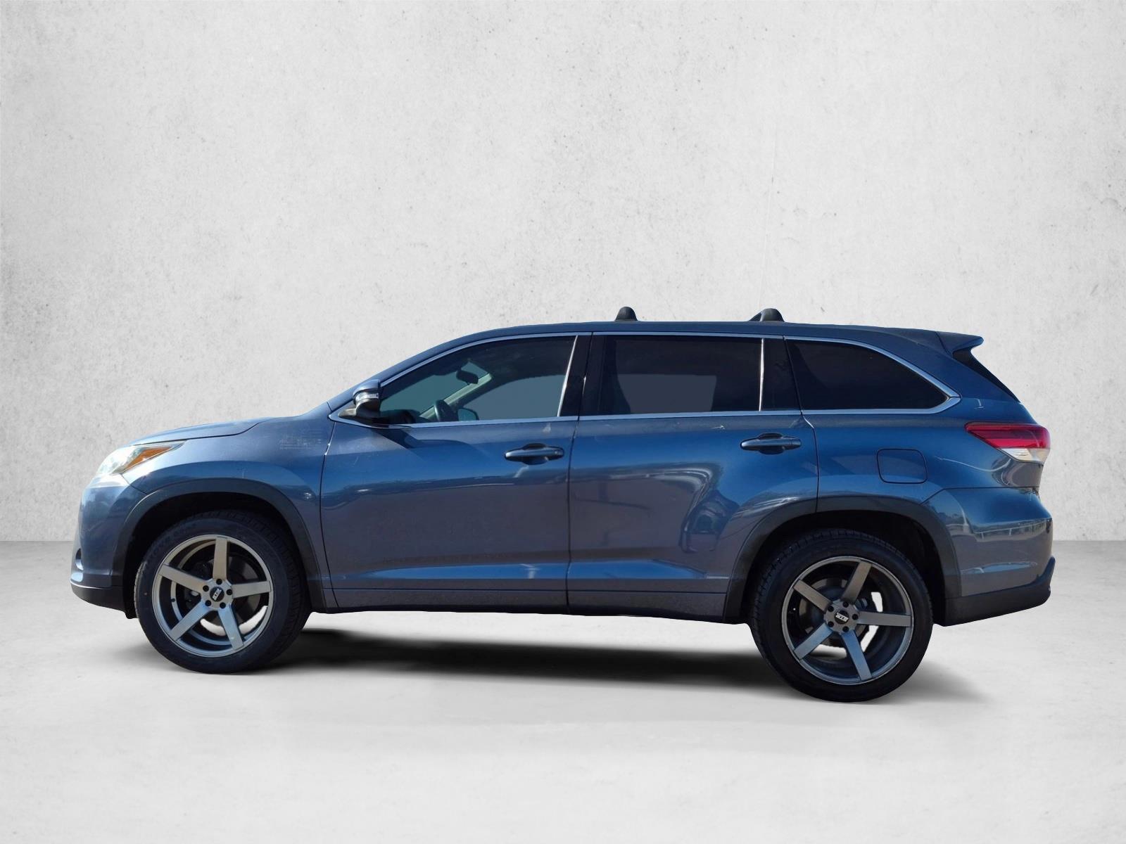 Thumbnail: 2017 Toyota Highlander - 2
