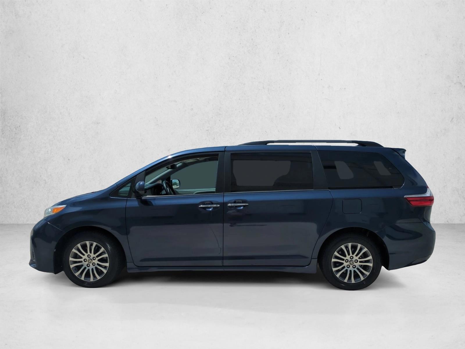 Thumbnail: 2020 Toyota Sienna - 2