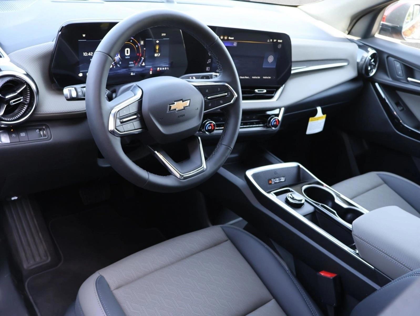 Thumbnail: 2026 Chevrolet Equinox - 3
