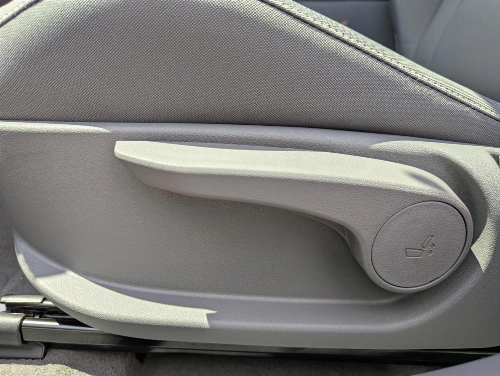 Thumbnail: 2026 Hyundai Elantra - 4