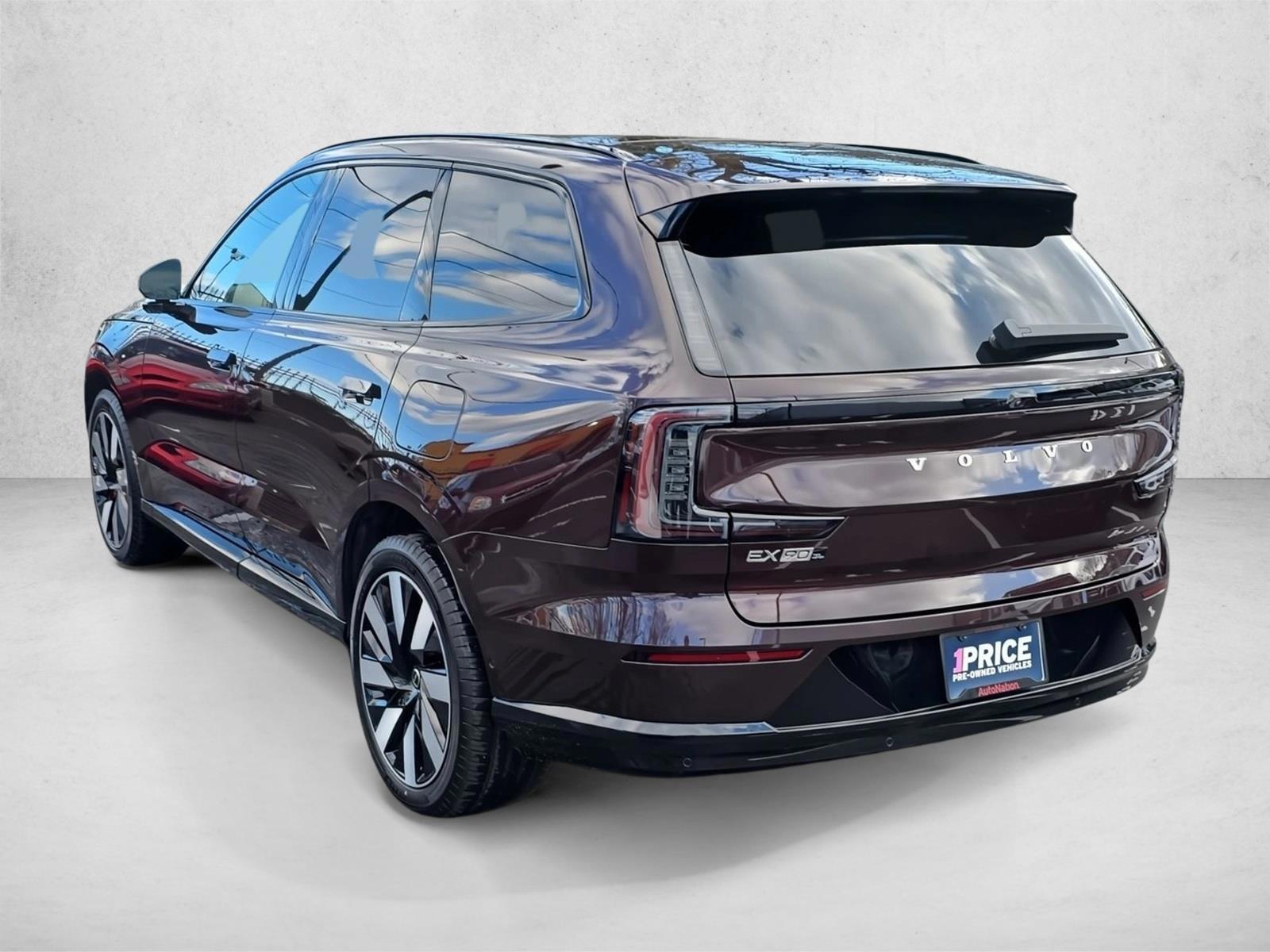 2025 Volvo EX90