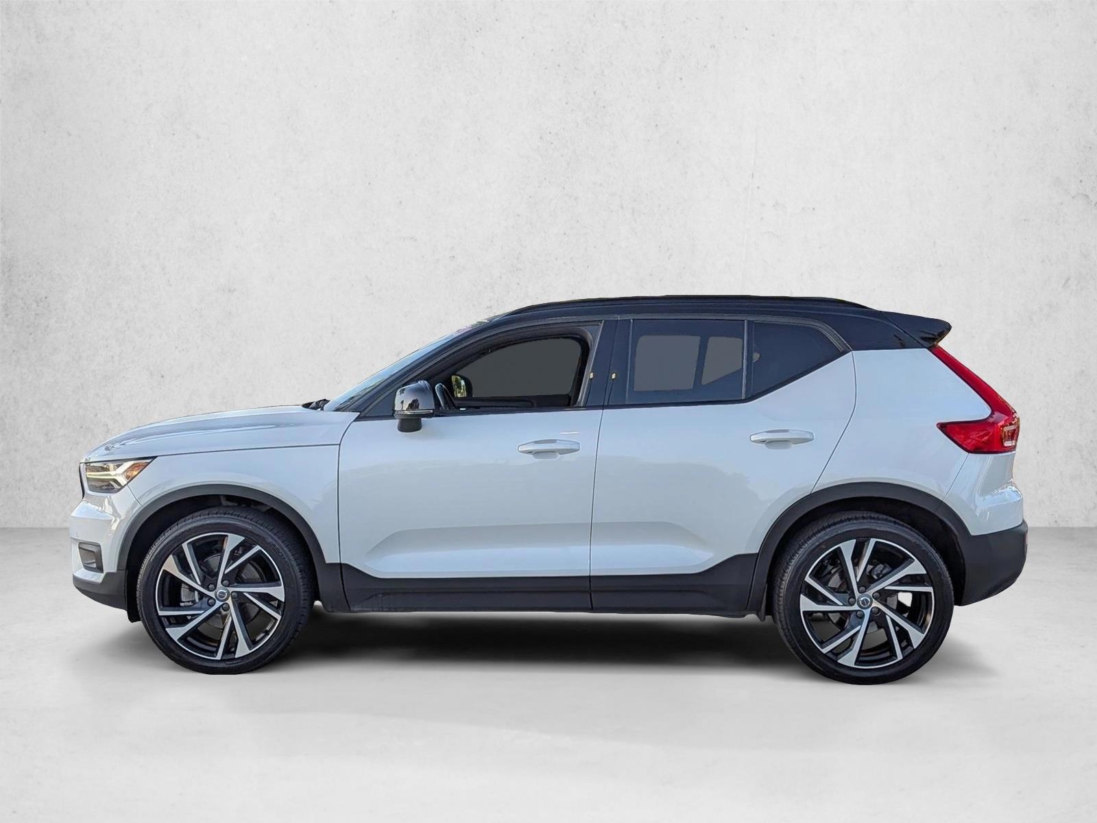 Thumbnail: 2021 Volvo XC40 - 2
