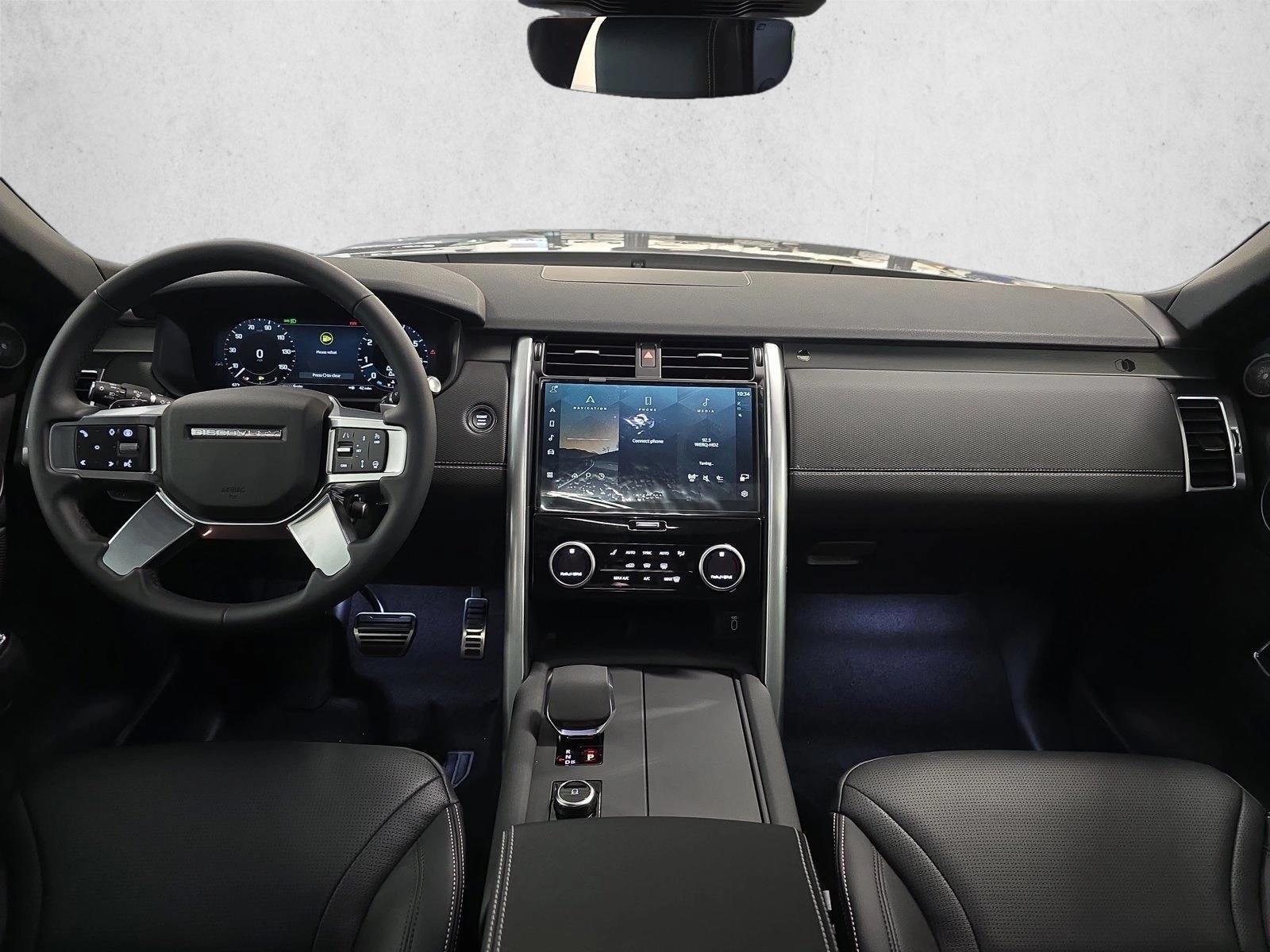 Thumbnail: 2026 Land Rover Discovery - 3