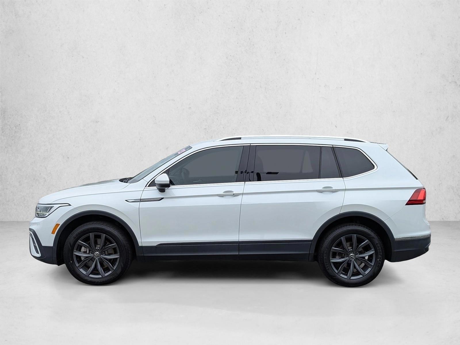 Thumbnail: 2023 Volkswagen Tiguan - 2