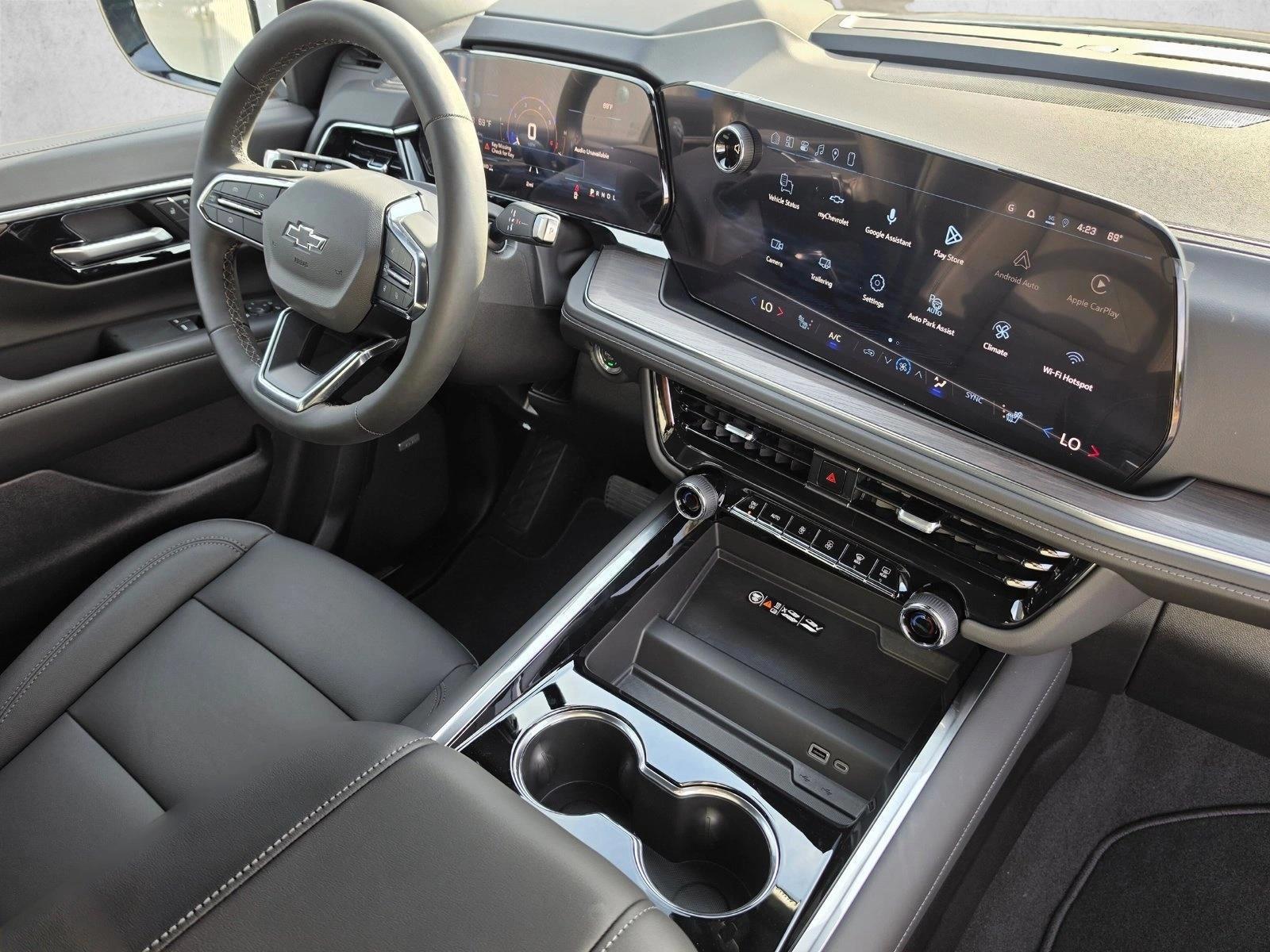 Thumbnail: 2026 Chevrolet Suburban - 3