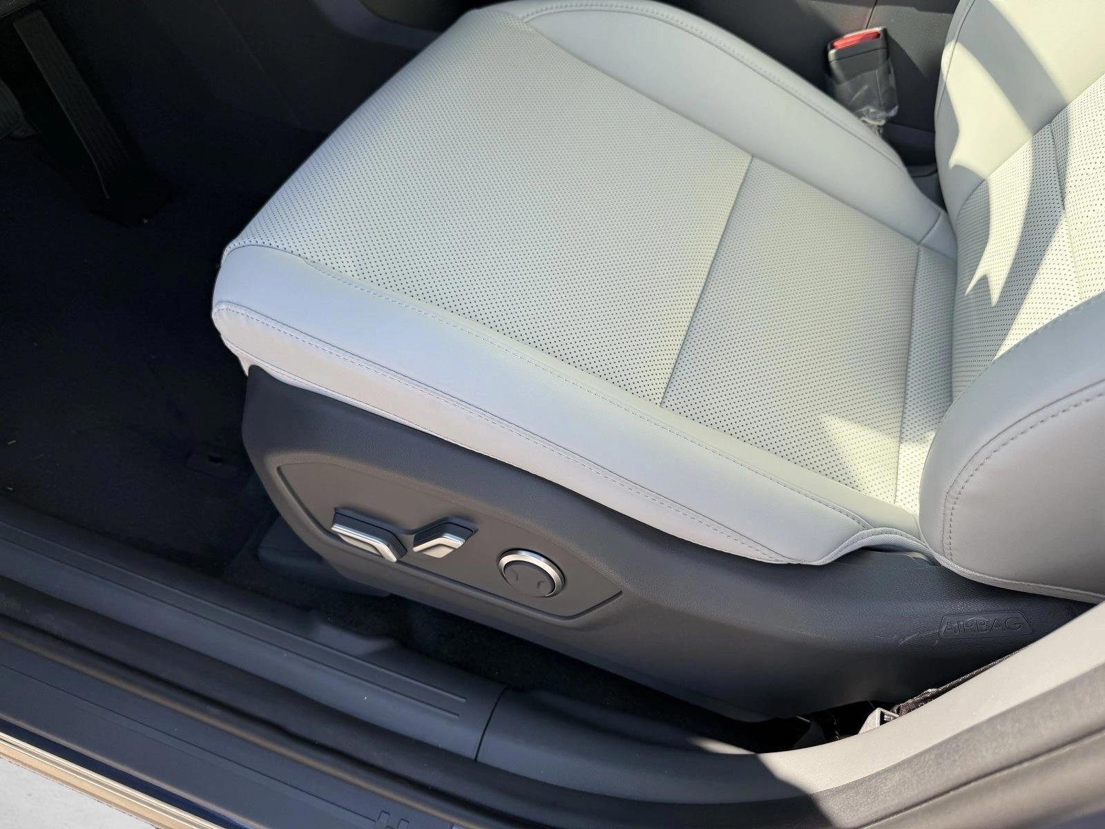 Thumbnail: 2026 Hyundai Santa Fe - 4