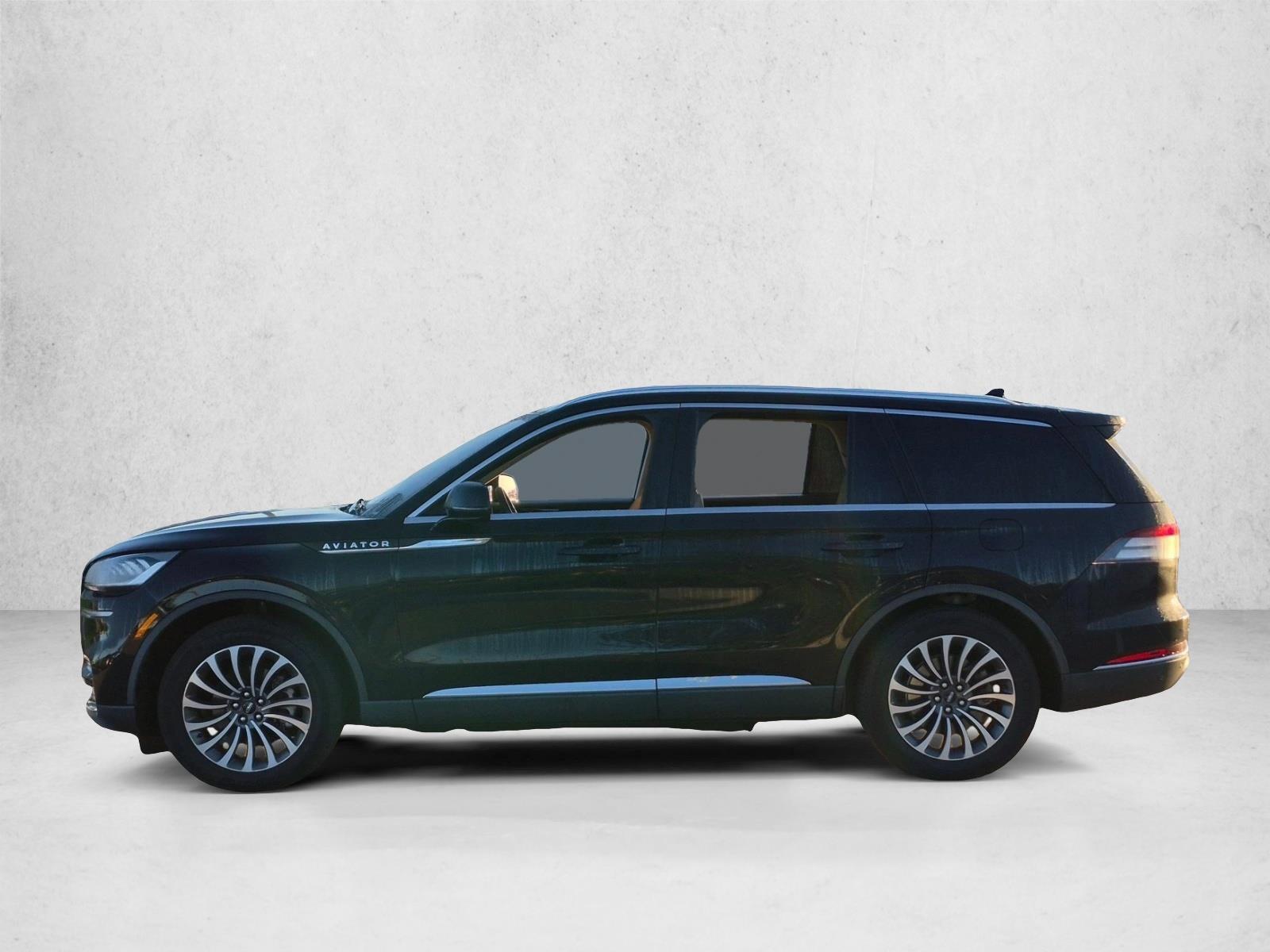 Thumbnail: 2023 Lincoln Aviator - 2
