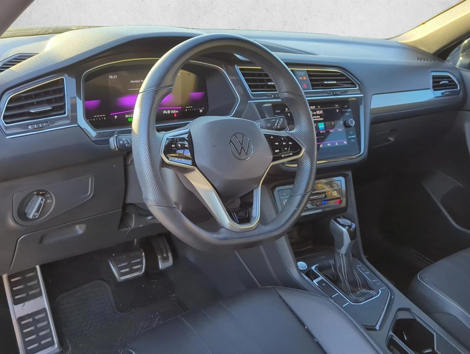 Thumbnail: 2023 Volkswagen Tiguan - 3