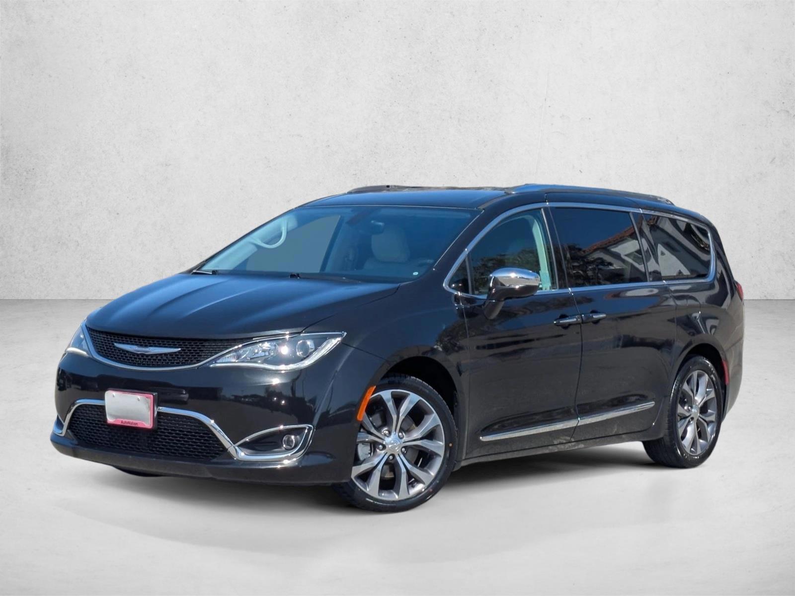 Thumbnail: 2017 Chrysler Pacifica - 1
